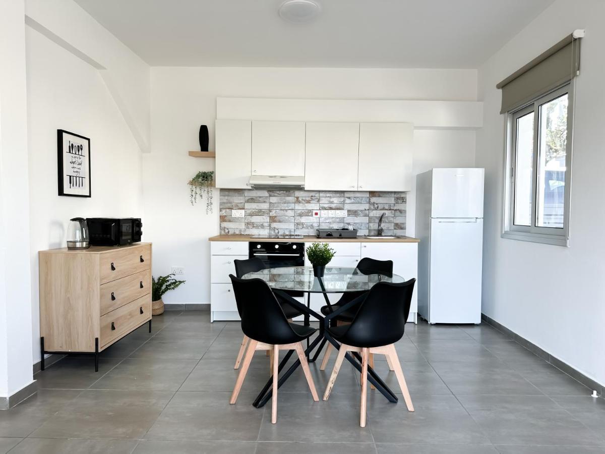 Vacation Mode Apartment Айя Напа Екстериор снимка