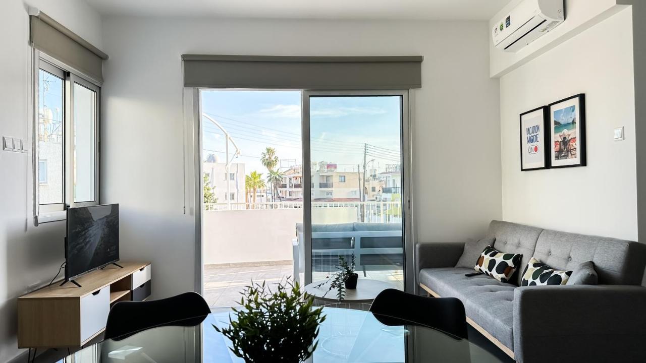 Vacation Mode Apartment Айя Напа Екстериор снимка