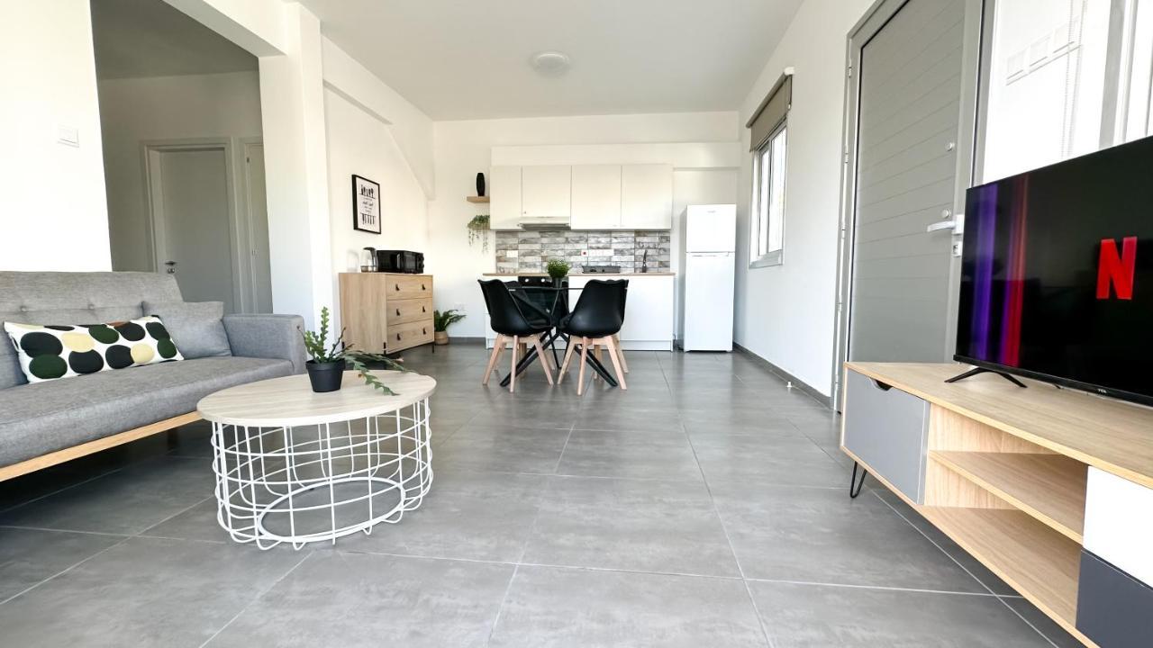 Vacation Mode Apartment Айя Напа Екстериор снимка