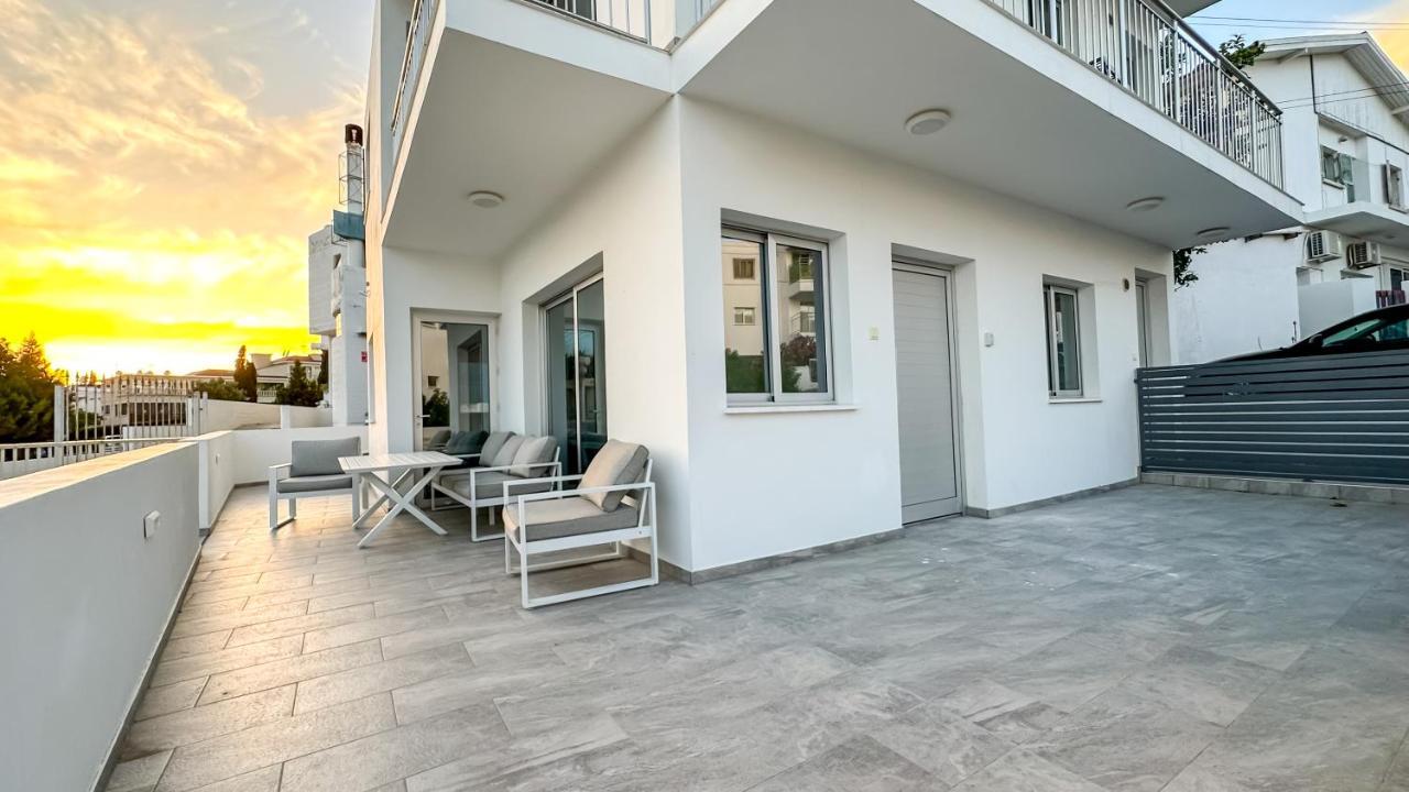 Vacation Mode Apartment Айя Напа Екстериор снимка